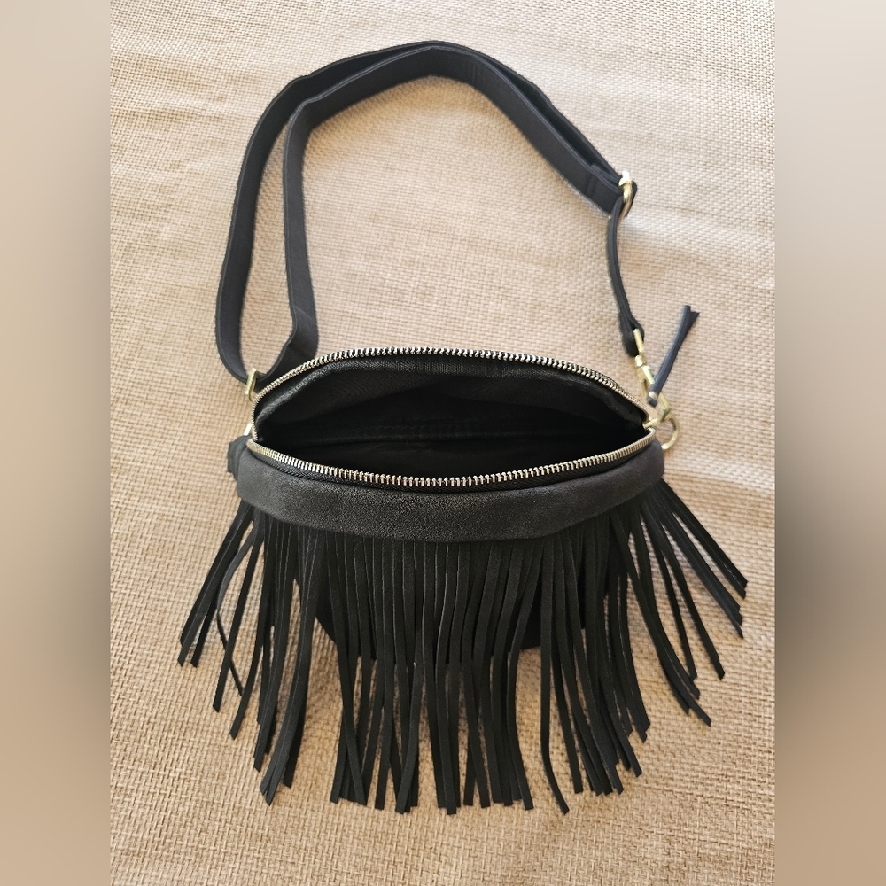 Thomas & Lee Black Fringe Crossbody Bag | Boho Western Shoulder Bag - Picture 4 of 5